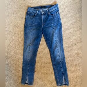 Flattering Express Blue Jeans size 6